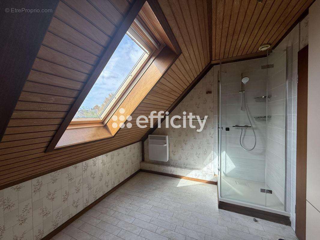 Maison à LA CHAPELLE-D&#039;ARMENTIERES