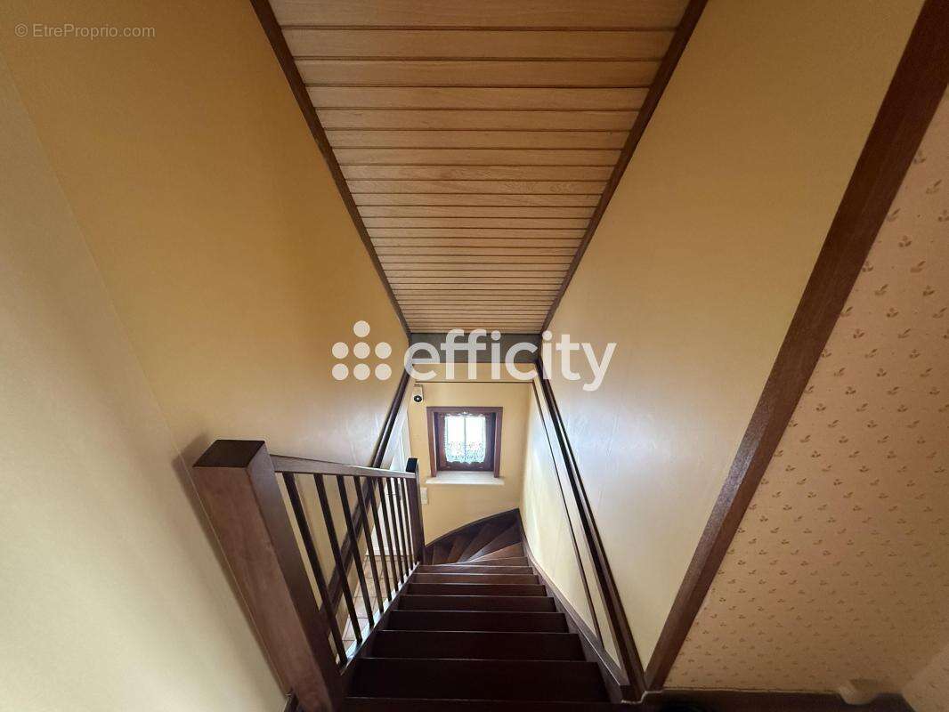 Maison à LA CHAPELLE-D&#039;ARMENTIERES