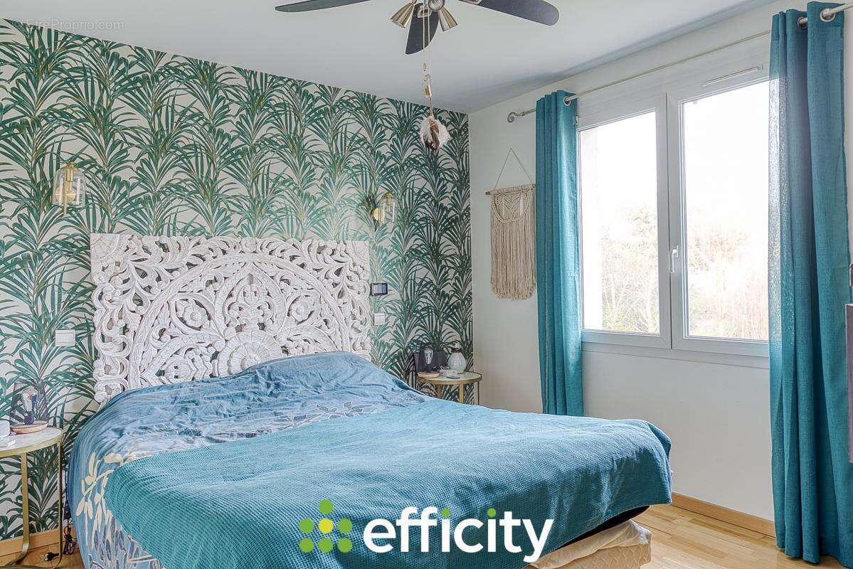 Maison à MONSTEROUX-MILIEU