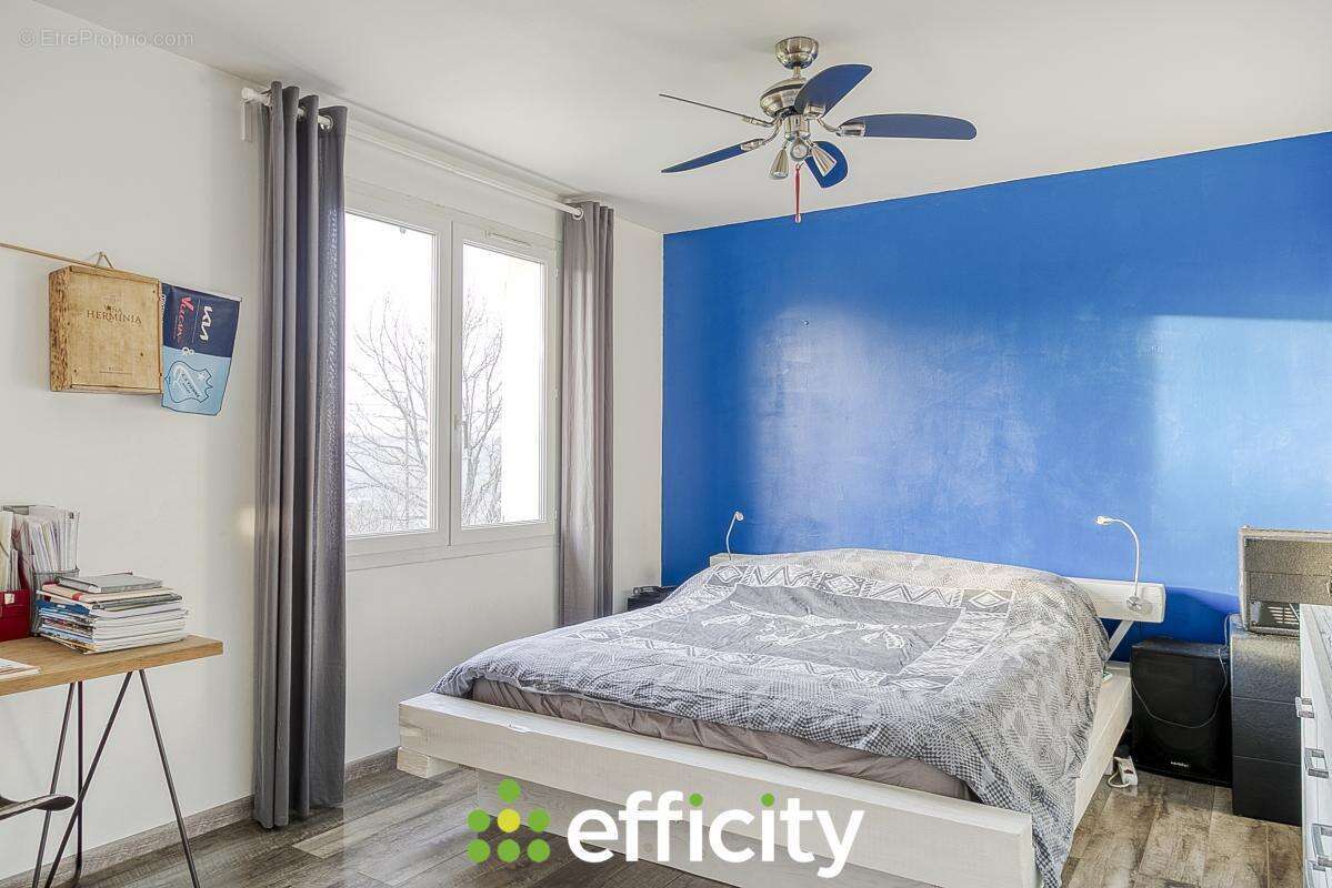 Maison à MONSTEROUX-MILIEU