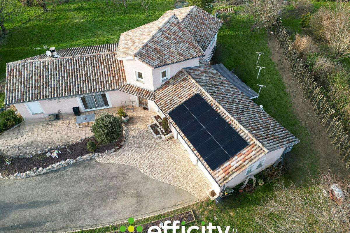 Maison à MONSTEROUX-MILIEU