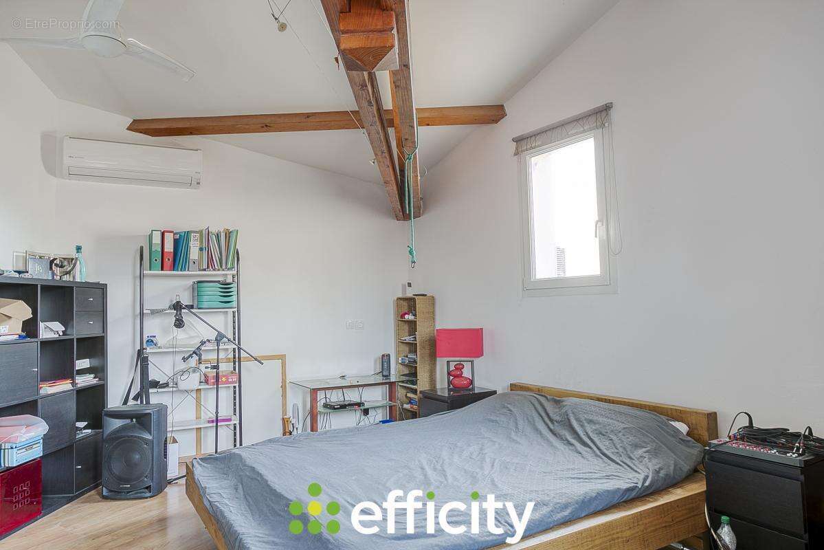 Maison à MONSTEROUX-MILIEU