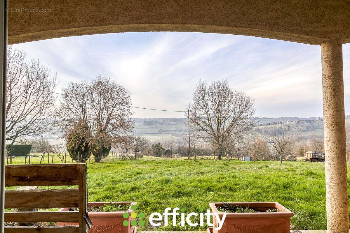 Maison à MONSTEROUX-MILIEU