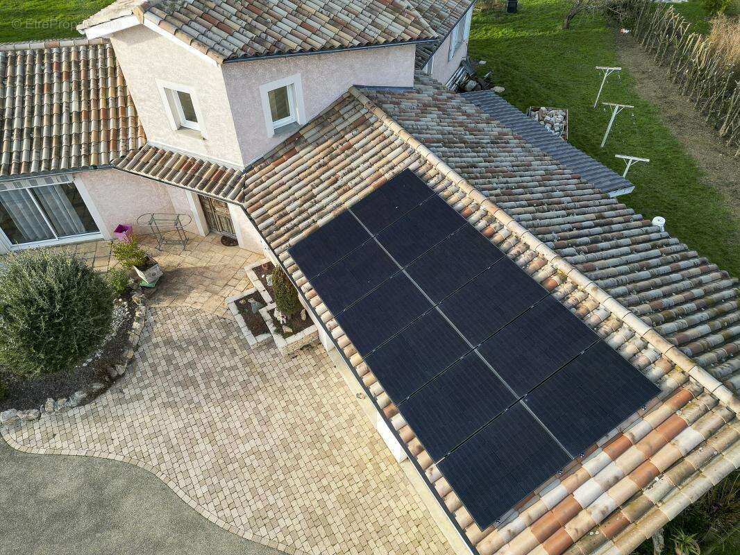 Maison à MONSTEROUX-MILIEU