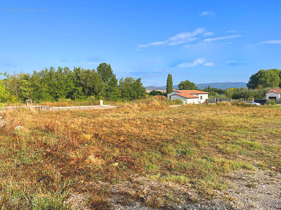 Terrain à MALATAVERNE