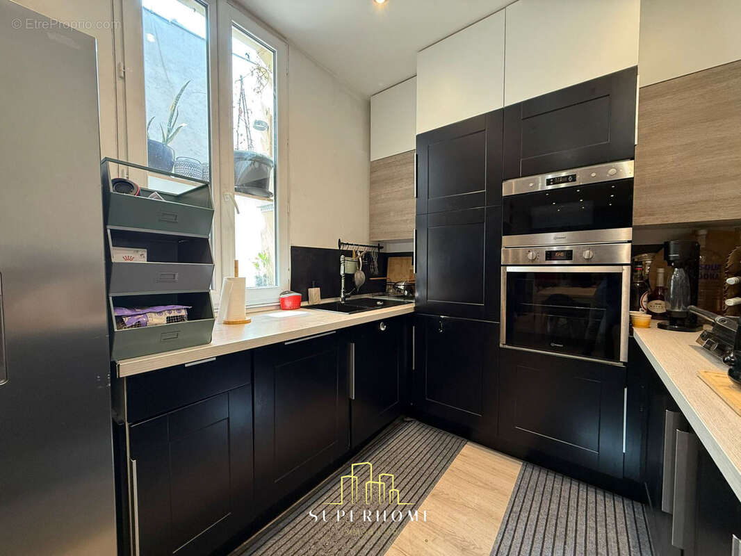 Appartement à MARSEILLE-1E