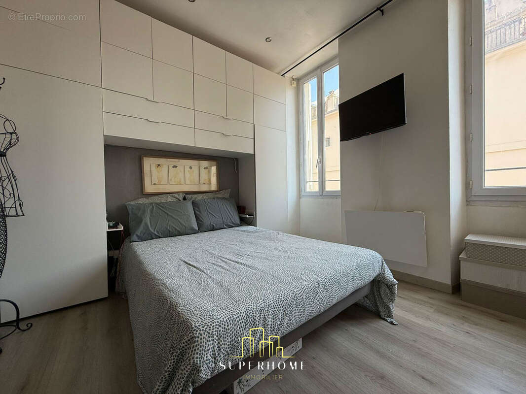 Appartement à MARSEILLE-1E