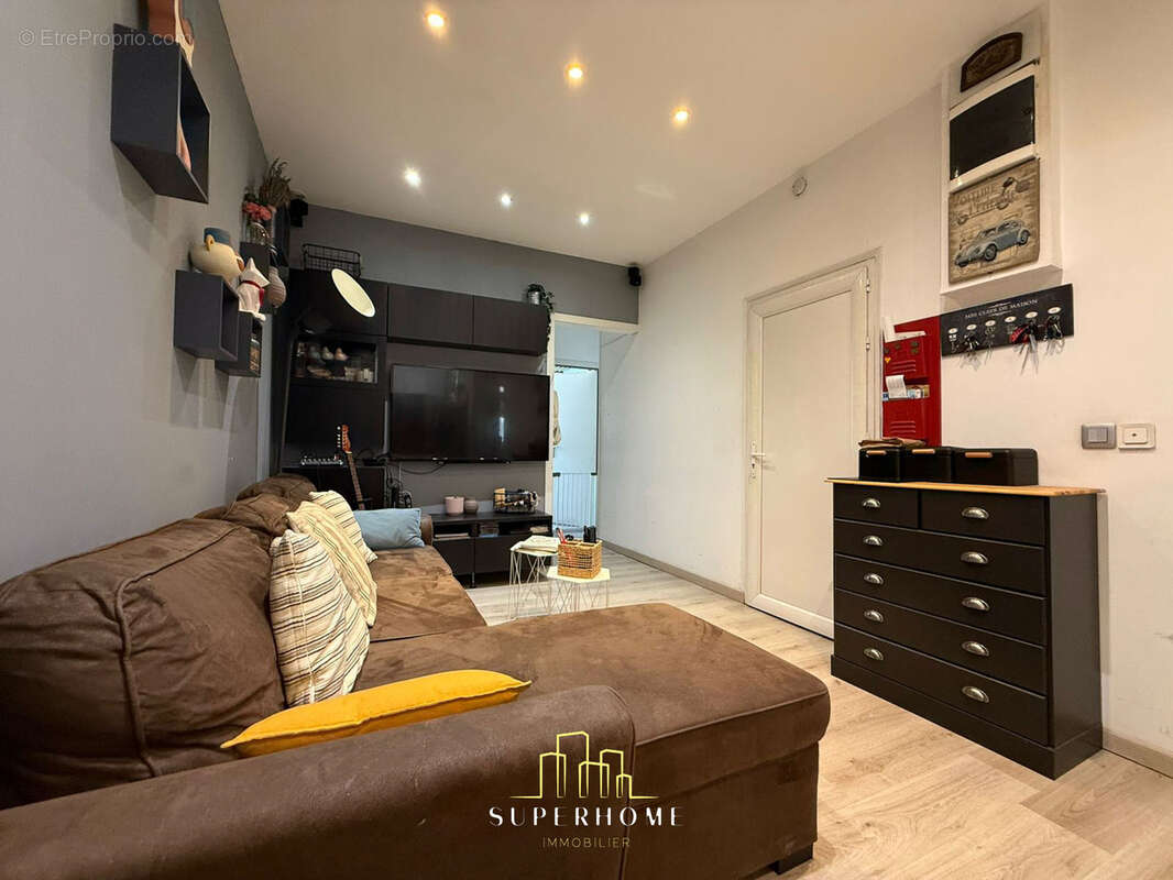 Appartement à MARSEILLE-1E