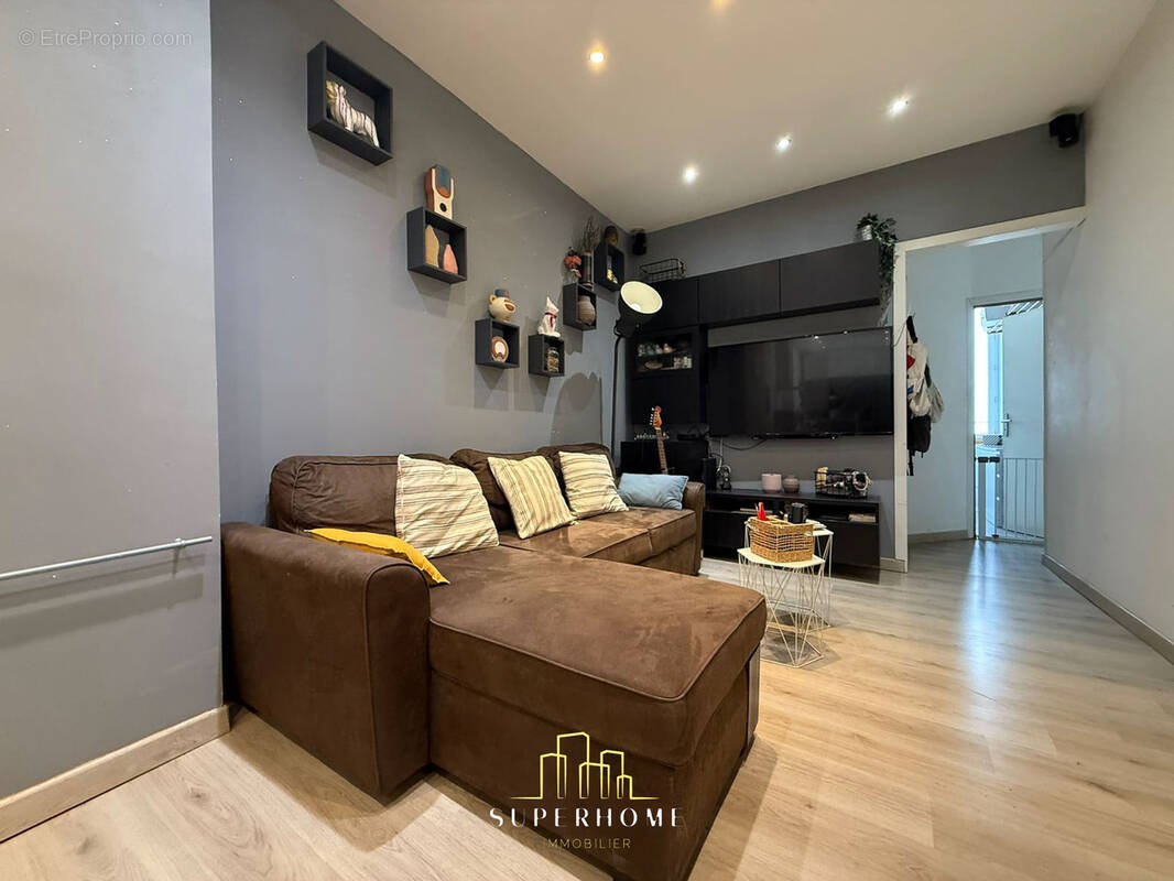 Appartement à MARSEILLE-1E