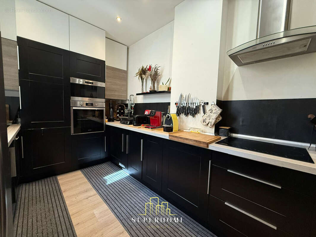 Appartement à MARSEILLE-1E