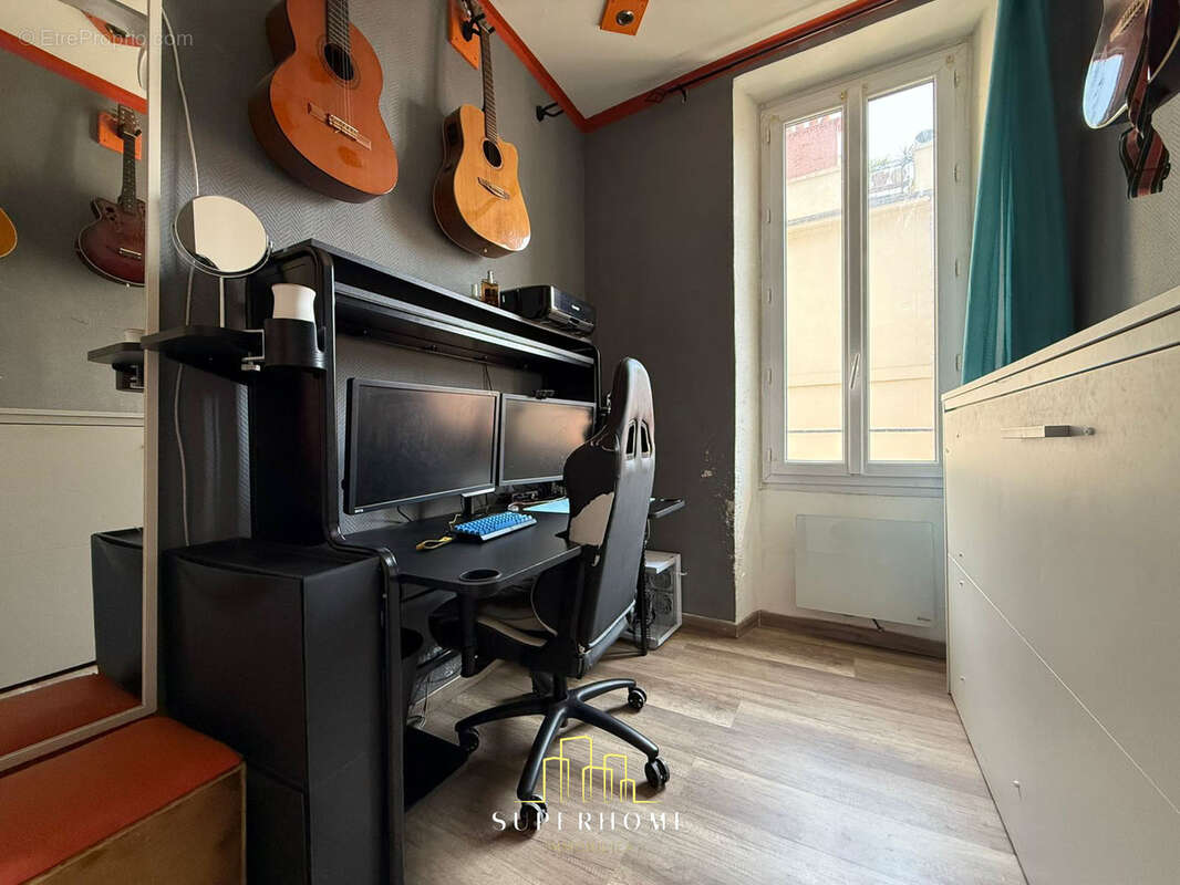 Appartement à MARSEILLE-1E