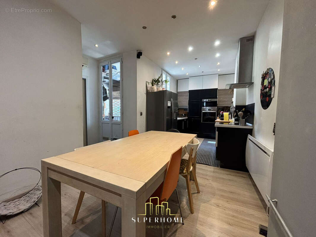 Appartement à MARSEILLE-1E