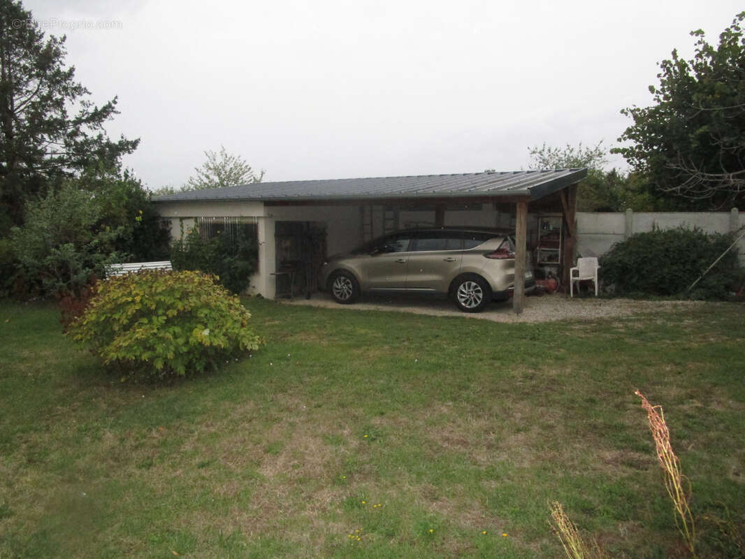 Maison à LE PONT-CHRETIEN-CHABENET