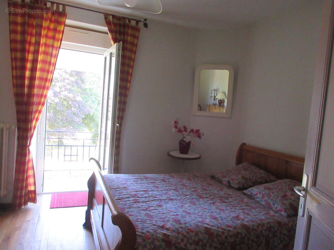 Maison à LE PONT-CHRETIEN-CHABENET