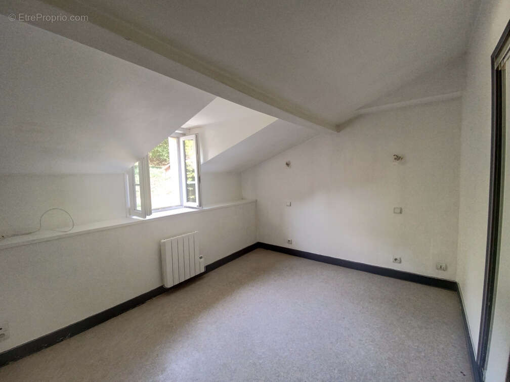 Maison à GRUN-BORDAS