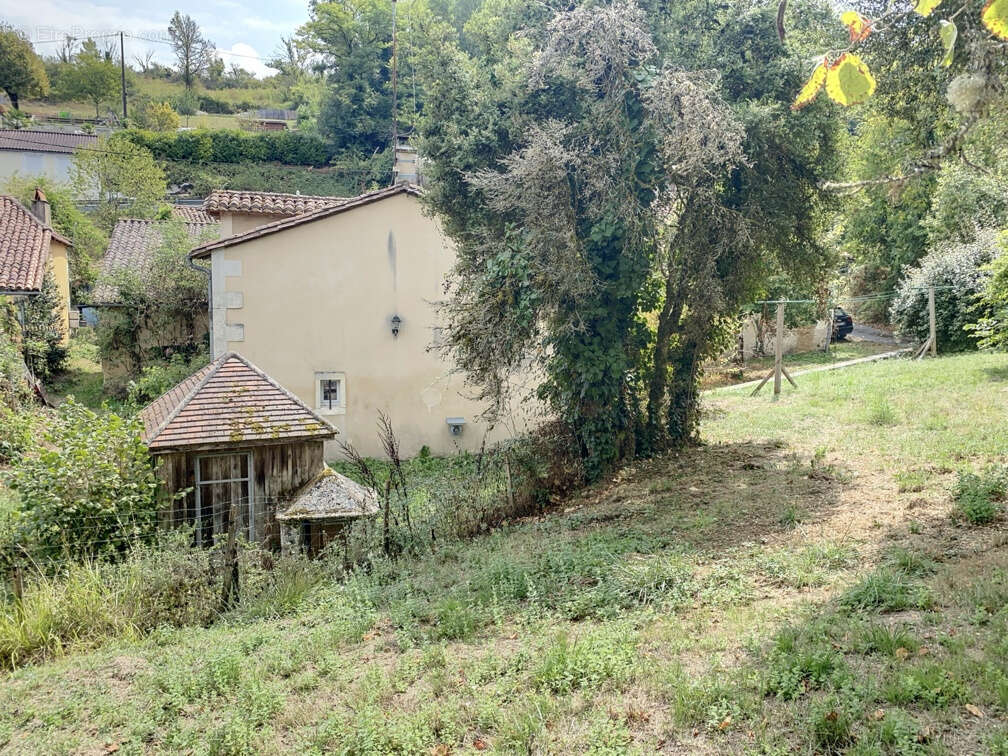 Maison à GRUN-BORDAS