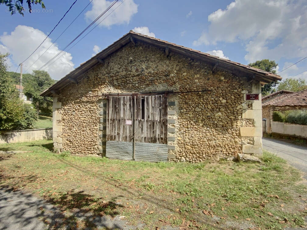 Maison à GRUN-BORDAS