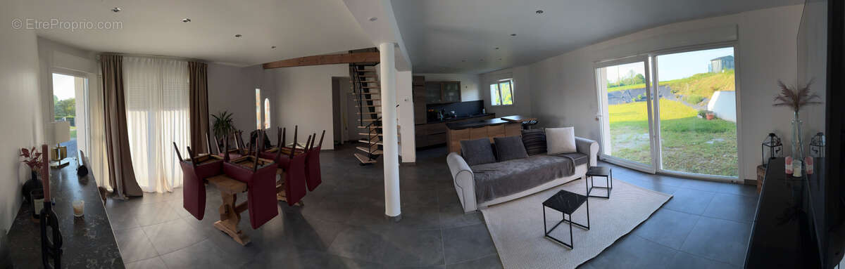 Maison à FLIXECOURT