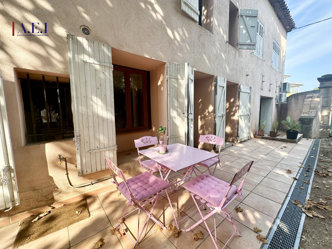 Appartement à SIX-FOURS-LES-PLAGES