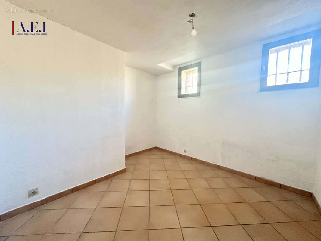 Appartement à SIX-FOURS-LES-PLAGES