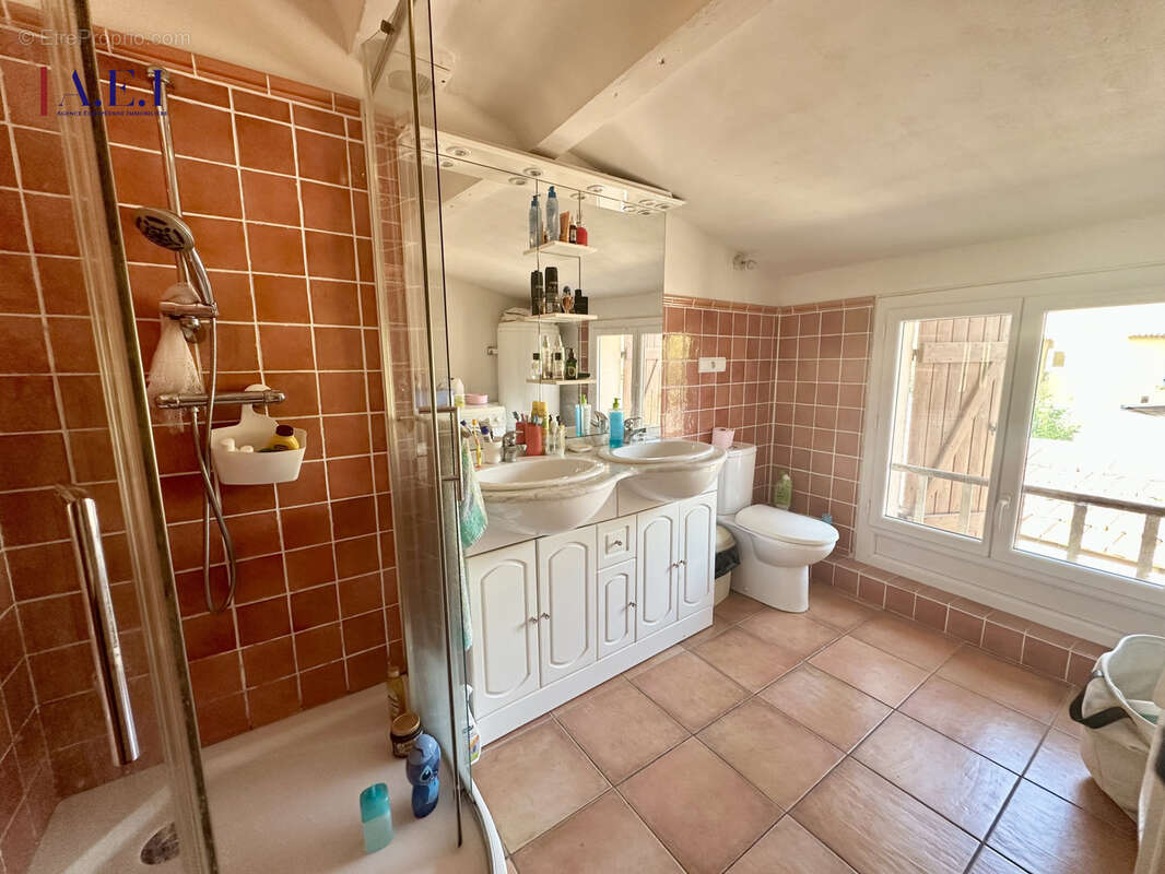 Appartement à SIX-FOURS-LES-PLAGES