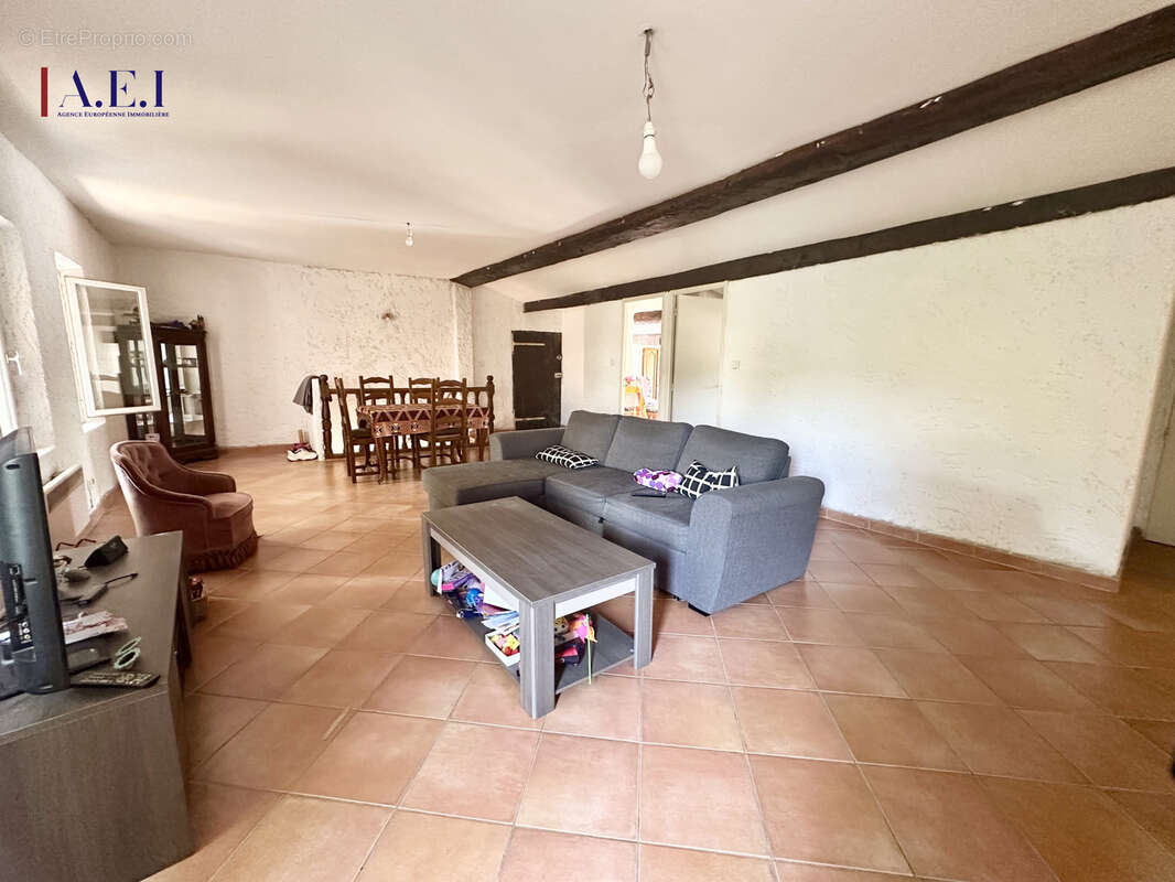 Appartement à SIX-FOURS-LES-PLAGES