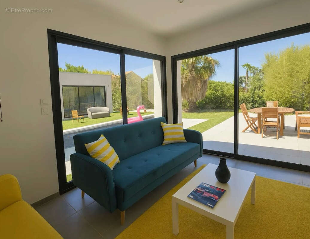 Maison à SIX-FOURS-LES-PLAGES