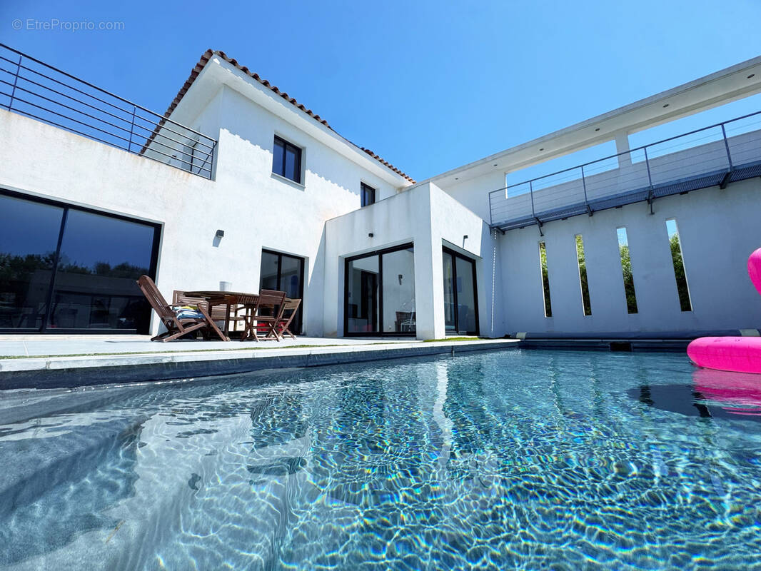 Maison à SIX-FOURS-LES-PLAGES