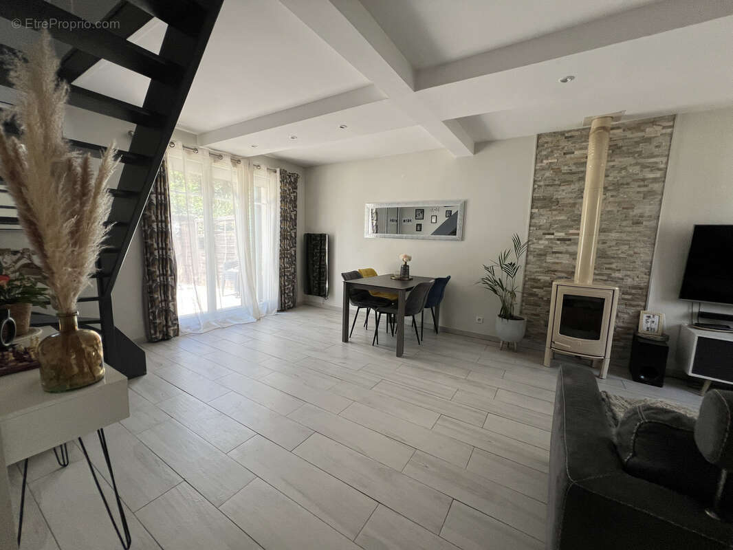 Maison à LA QUEUE-EN-BRIE