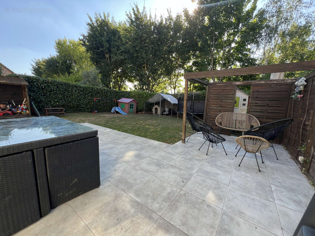 Maison à LA QUEUE-EN-BRIE