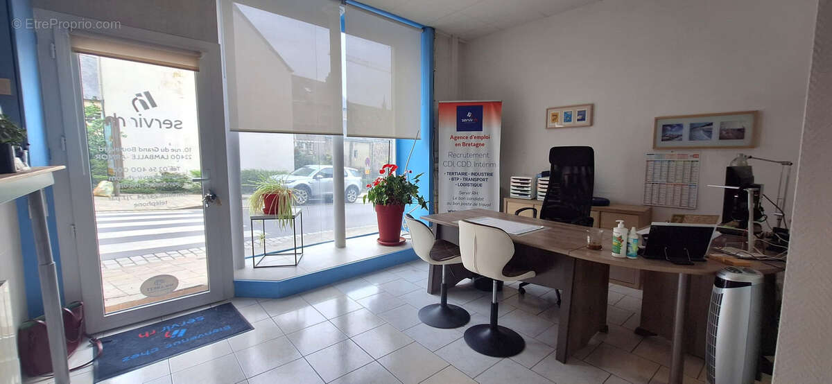 Commerce à LAMBALLE