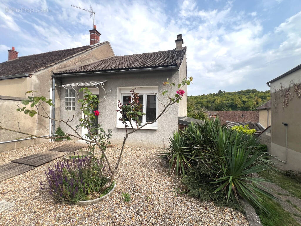 Maison à SAINT-MARTIN-DU-TERTRE