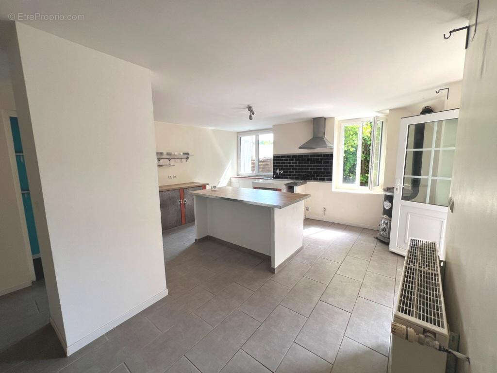 Maison à SAINT-MARTIN-DU-TERTRE