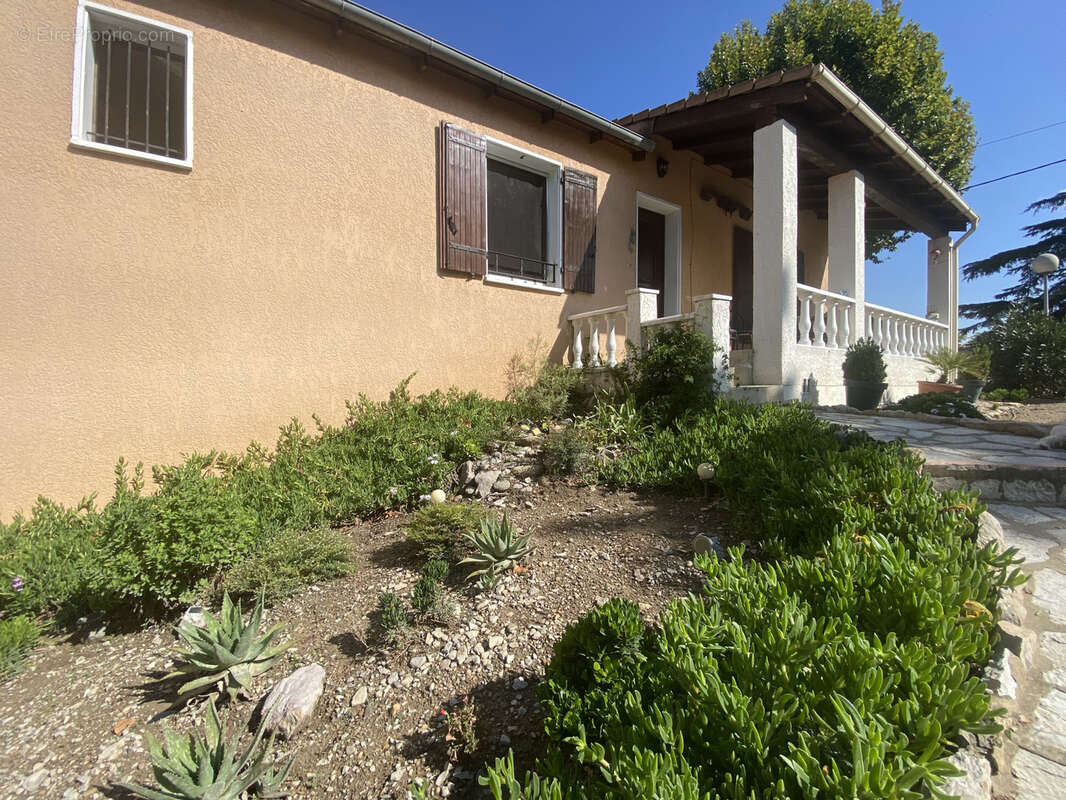 Maison à SAINT-ETIENNE-DU-GRES