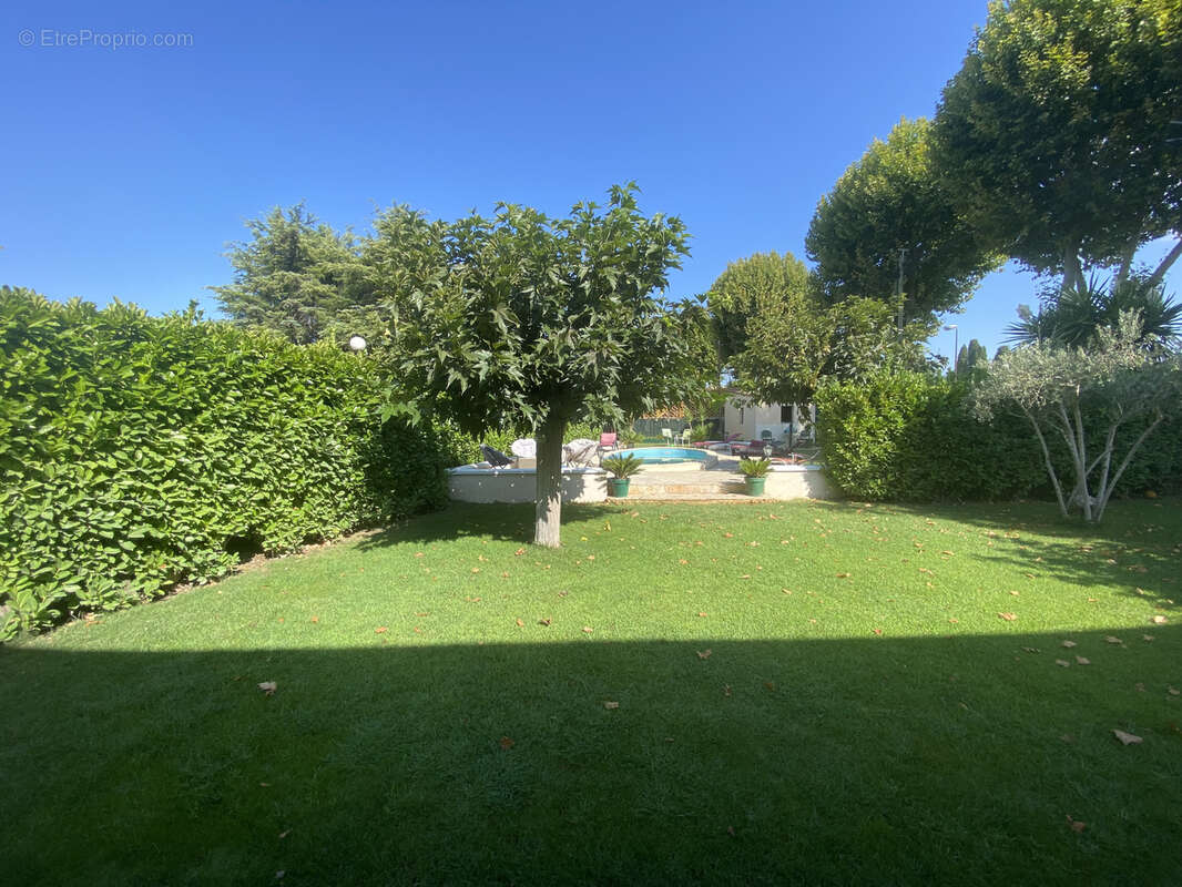 Maison à SAINT-ETIENNE-DU-GRES