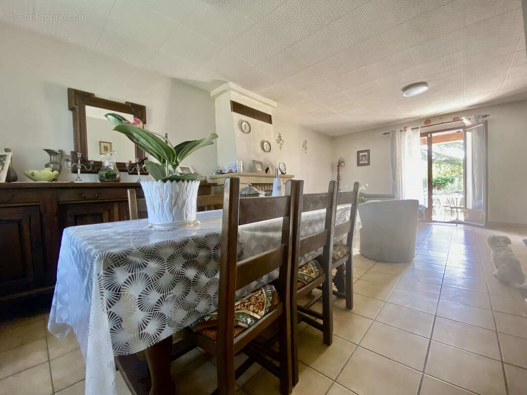 Maison à SAINT-ETIENNE-DU-GRES