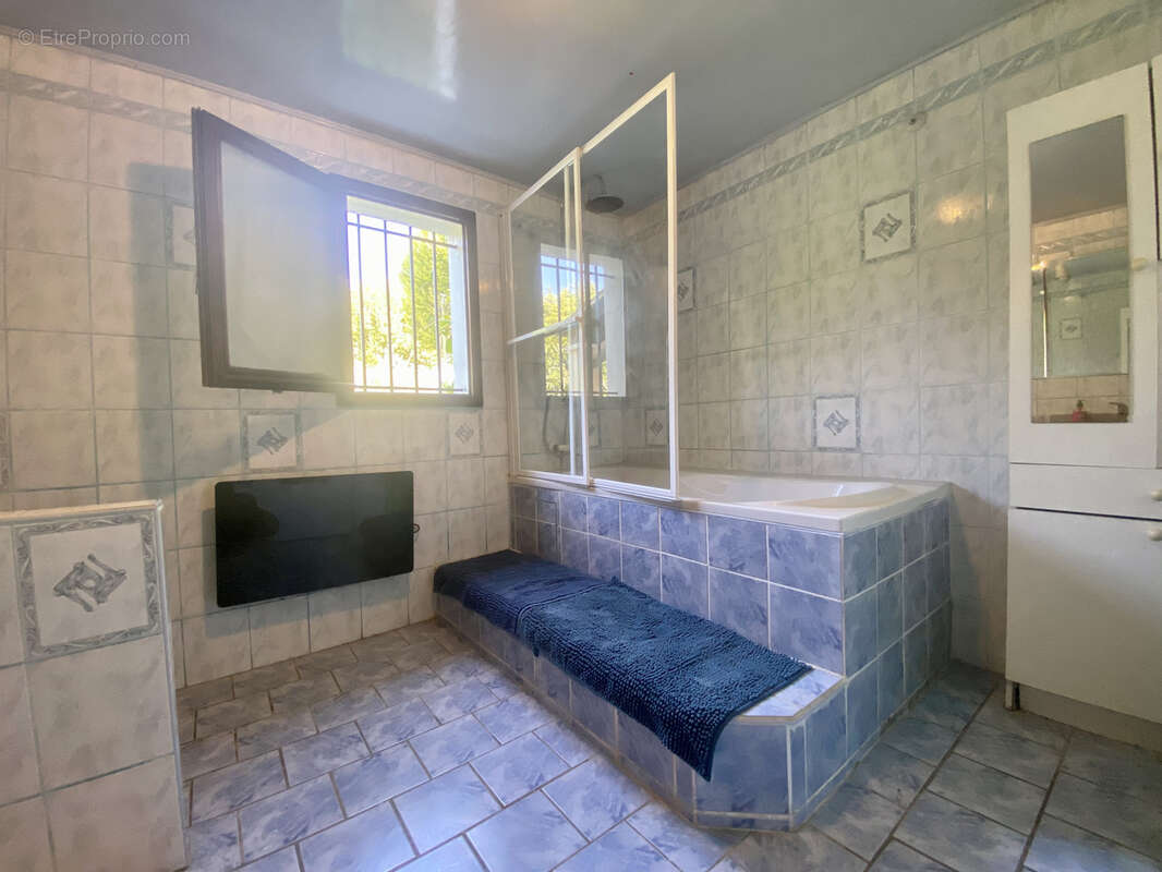 Maison à SAINT-ETIENNE-DU-GRES