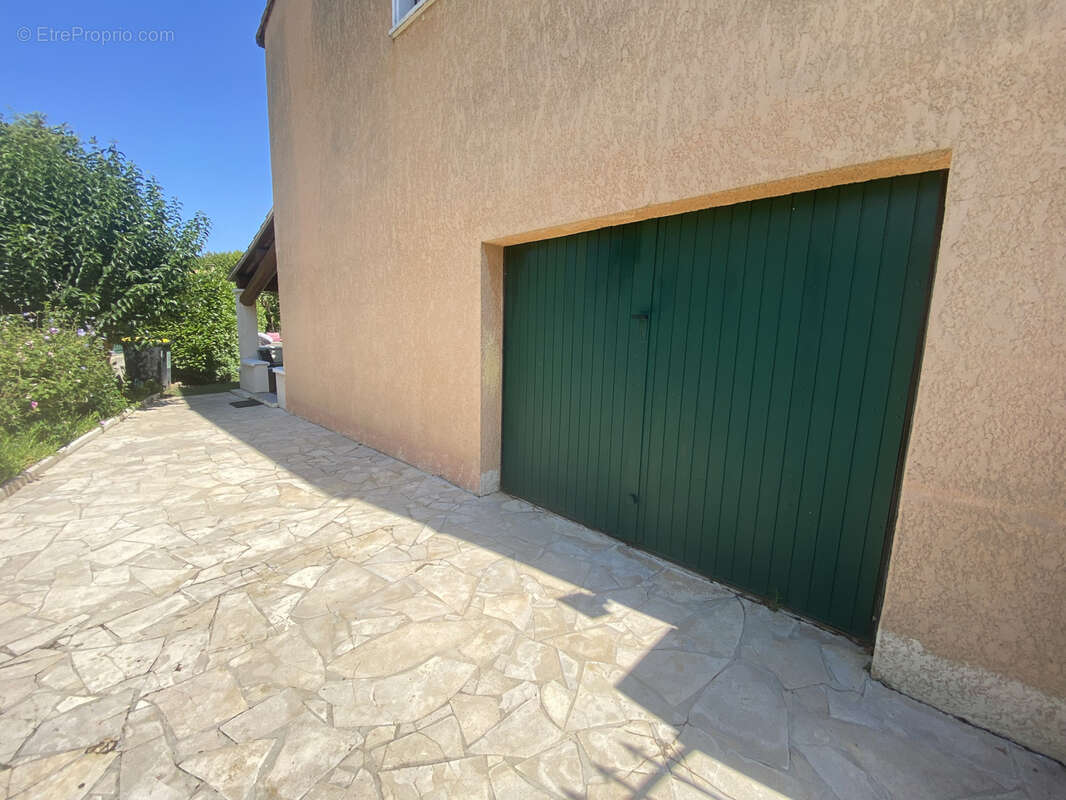 Maison à SAINT-ETIENNE-DU-GRES