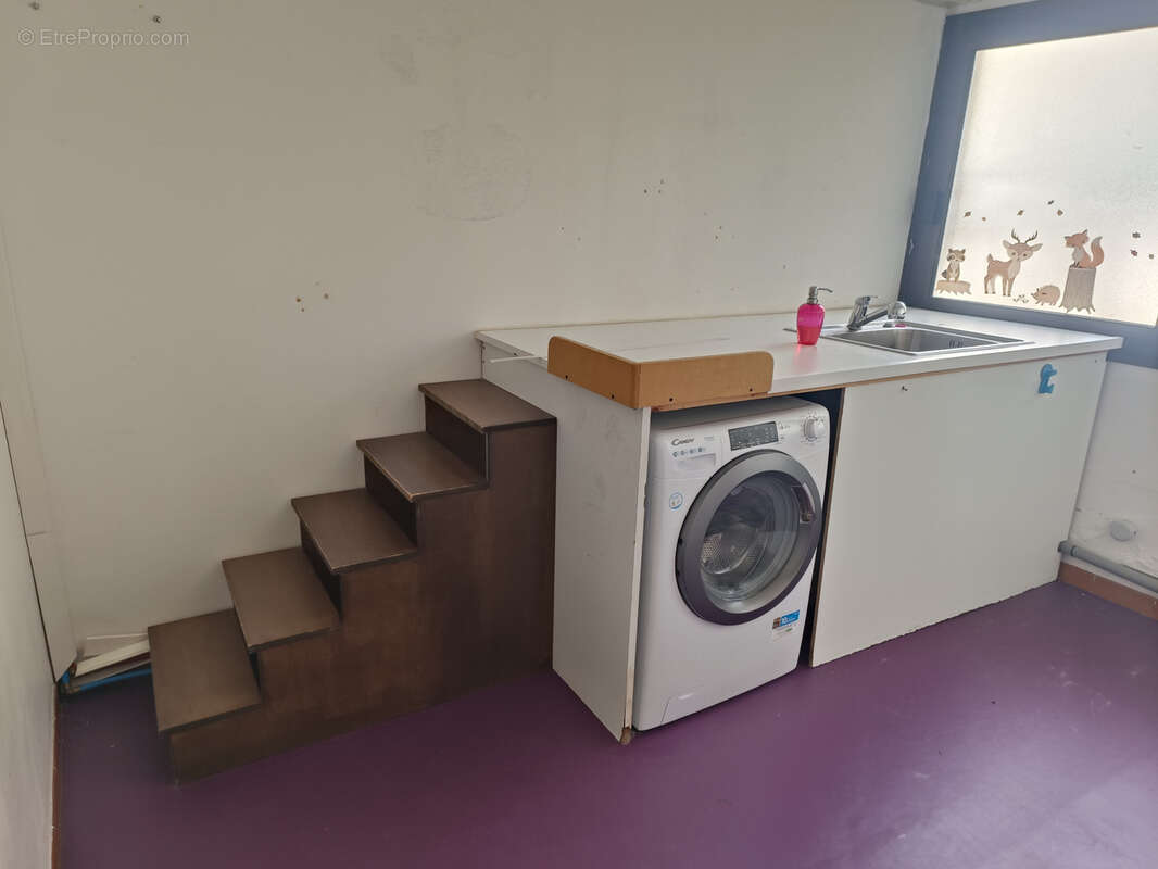 Commerce à LE PEAGE-DE-ROUSSILLON