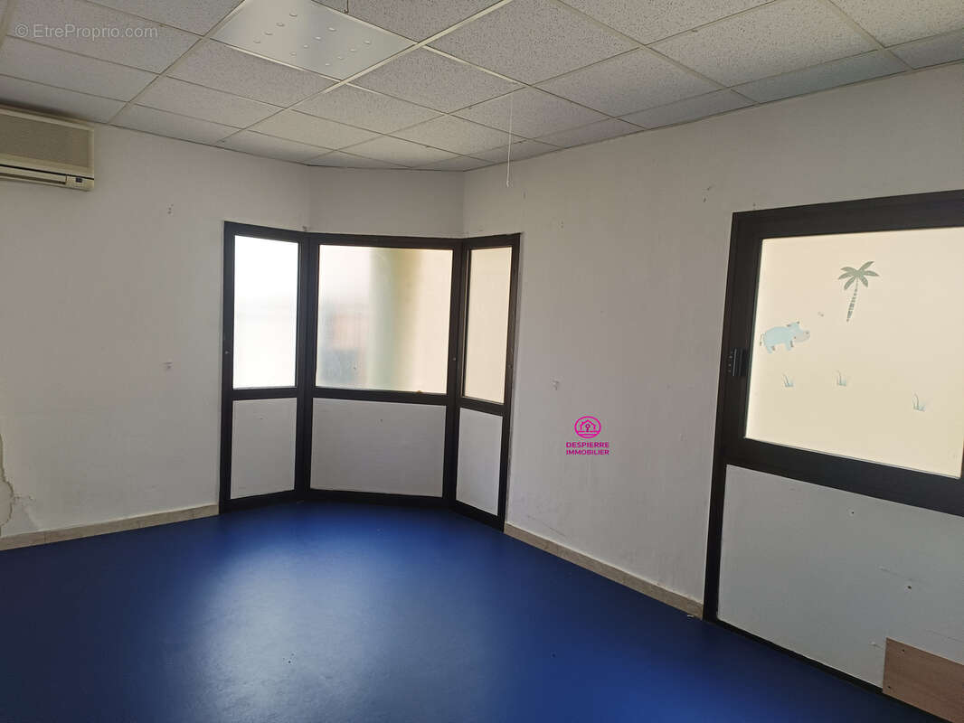 Commerce à LE PEAGE-DE-ROUSSILLON