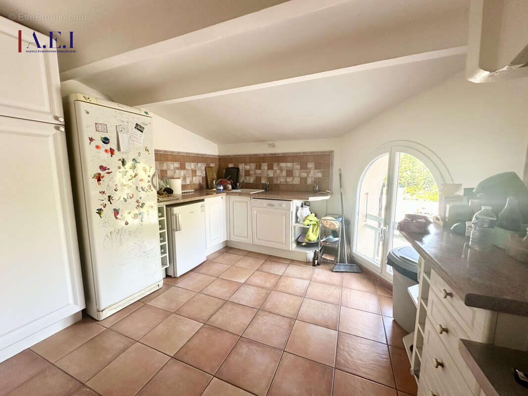 Appartement à SIX-FOURS-LES-PLAGES