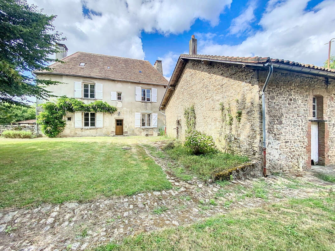 Maison à BUSSIERE-GALANT