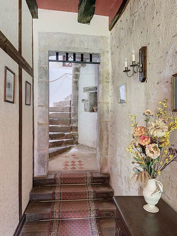 Maison à BUSSIERE-GALANT