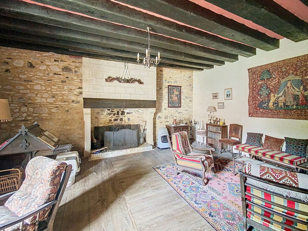 Maison à BUSSIERE-GALANT