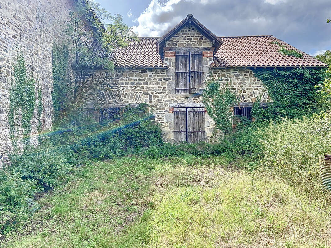 Maison à BUSSIERE-GALANT