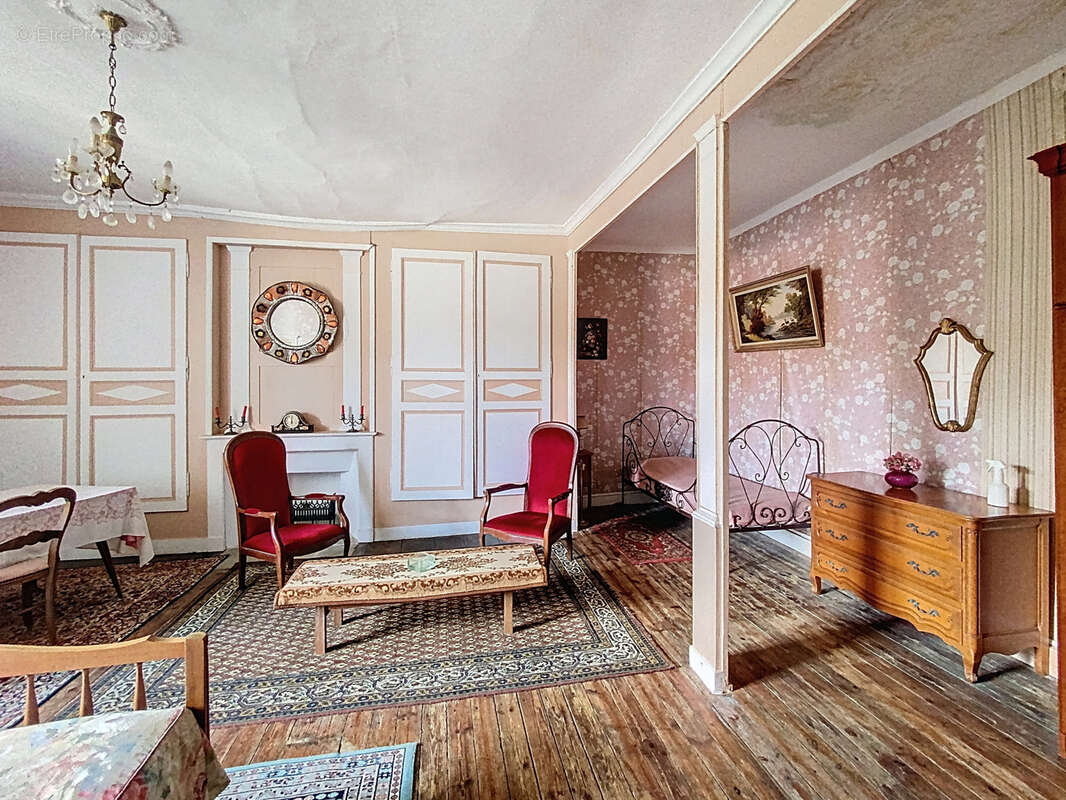 Maison à BUSSIERE-GALANT