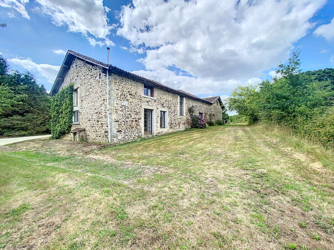 Maison à BUSSIERE-GALANT