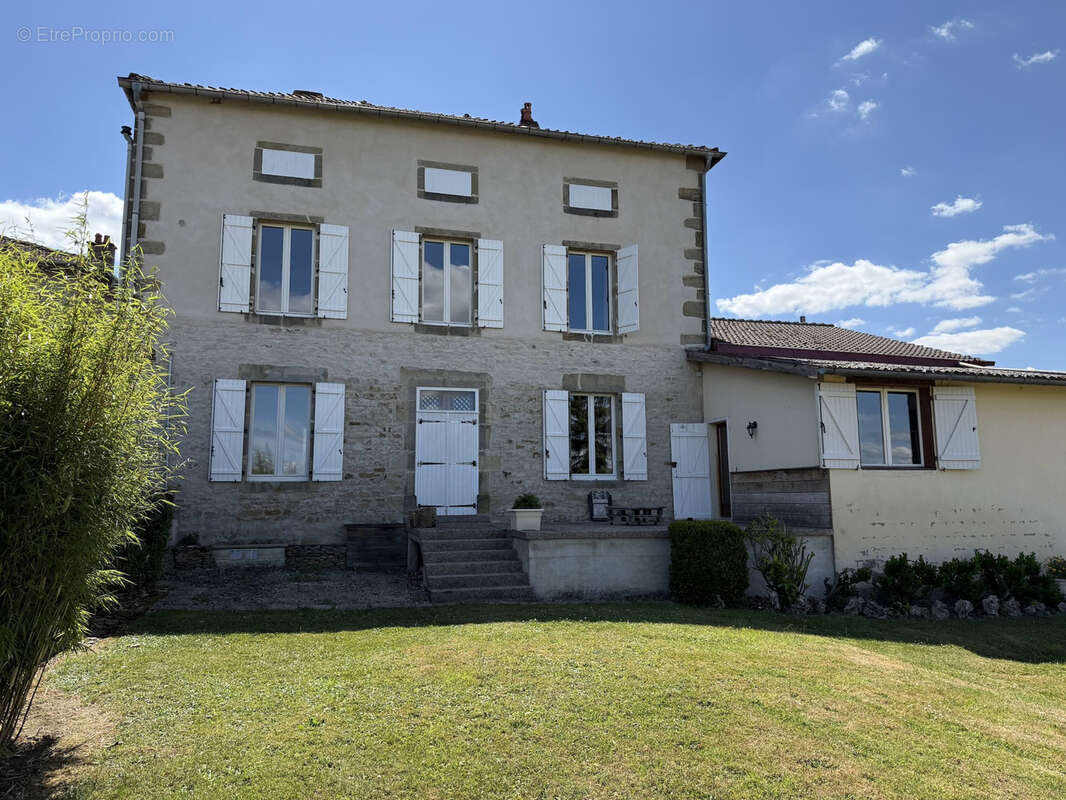 Maison à BLEVAINCOURT