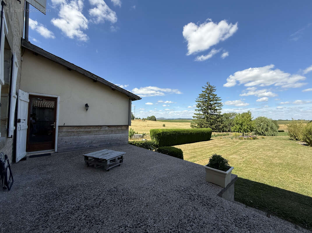 Maison à BLEVAINCOURT