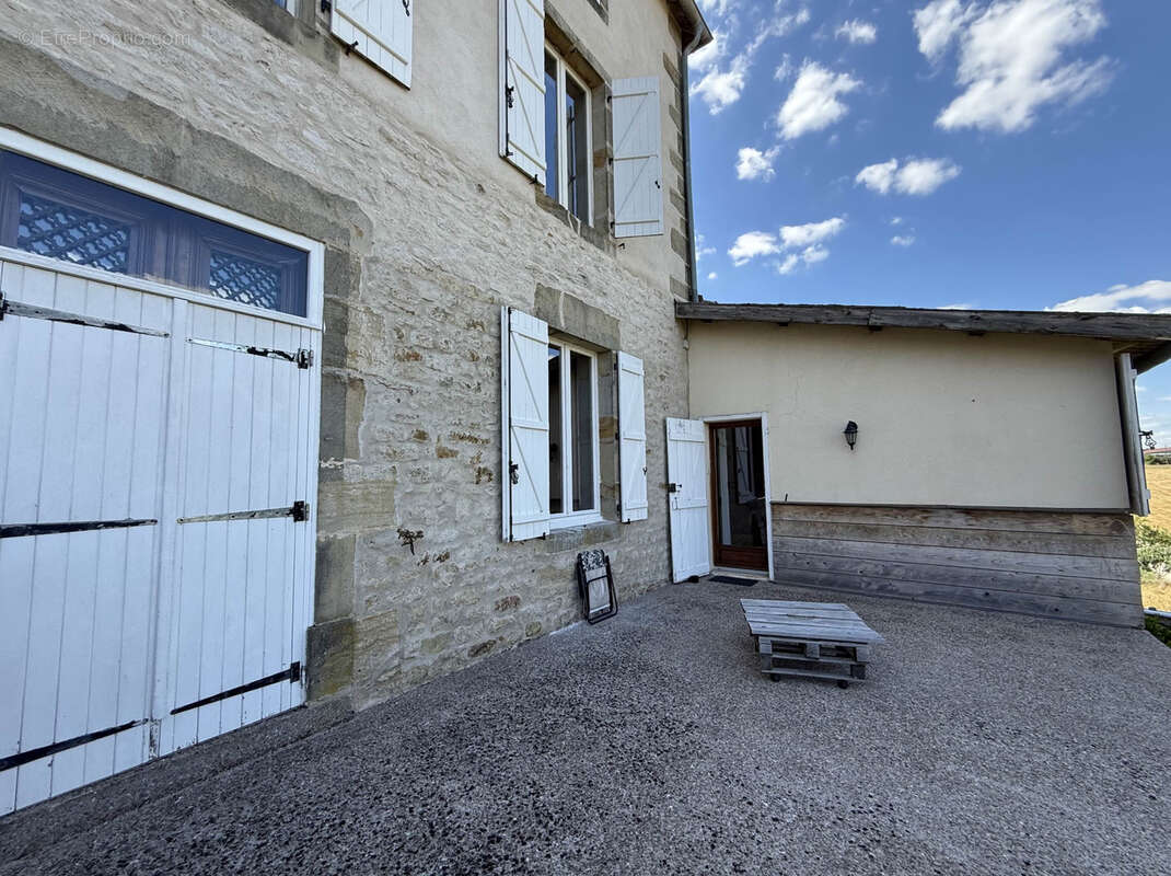 Maison à BLEVAINCOURT